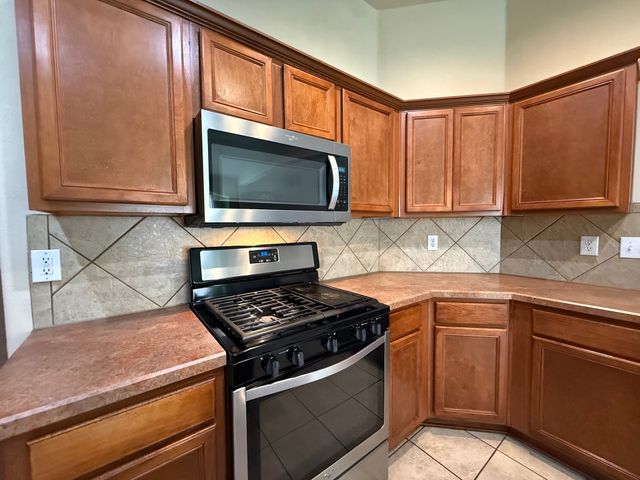 2440 Walker Street, Grand Prairie, TX 75052