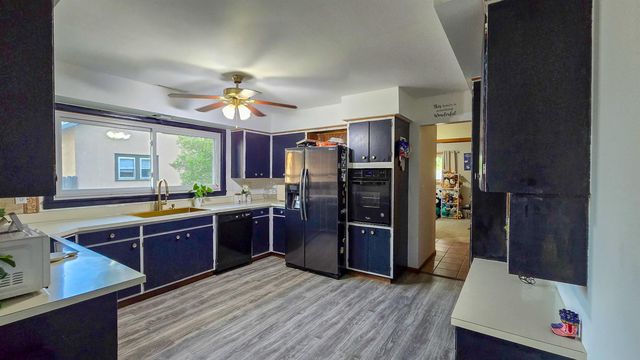 315 SW 9th Ave, Minot, ND 58701