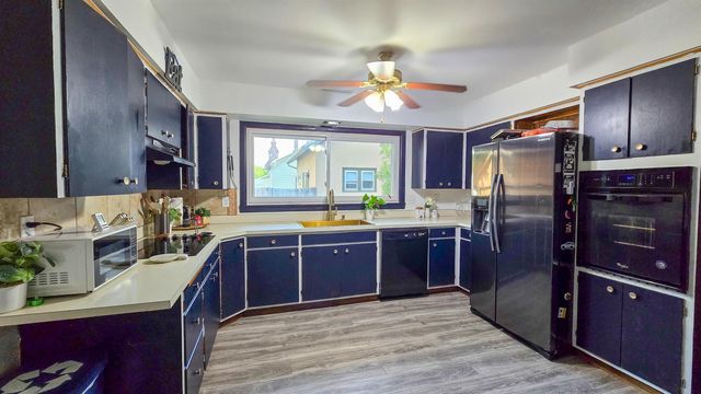 315 SW 9th Ave, Minot, ND 58701