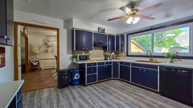 315 SW 9th Ave, Minot, ND 58701