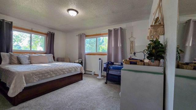 315 SW 9th Ave, Minot, ND 58701