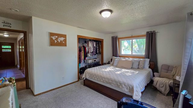315 SW 9th Ave, Minot, ND 58701
