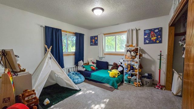 315 SW 9th Ave, Minot, ND 58701