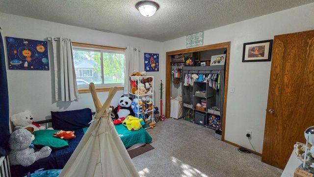 315 SW 9th Ave, Minot, ND 58701