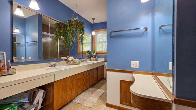 315 SW 9th Ave, Minot, ND 58701
