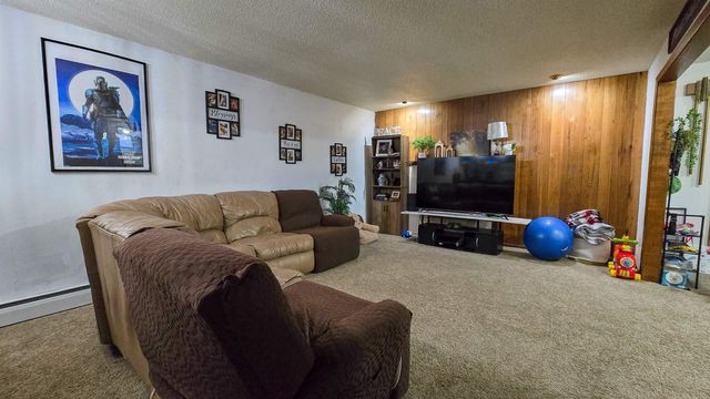 315 SW 9th Ave, Minot, ND 58701