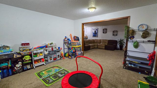 315 SW 9th Ave, Minot, ND 58701