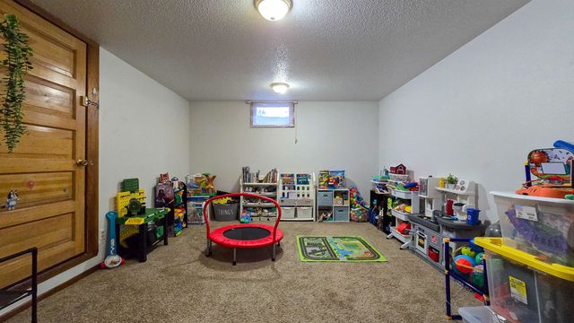 315 SW 9th Ave, Minot, ND 58701