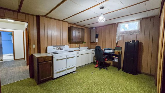 315 SW 9th Ave, Minot, ND 58701