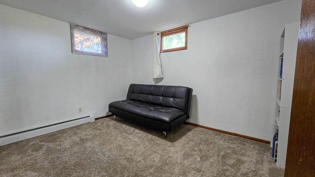 315 SW 9th Ave, Minot, ND 58701