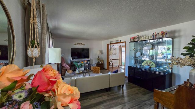 315 SW 9th Ave, Minot, ND 58701