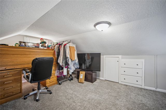 3221 E 12th Street, Des Moines, IA 50316