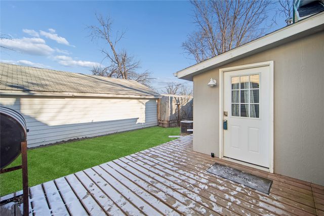 3221 E 12th Street, Des Moines, IA 50316