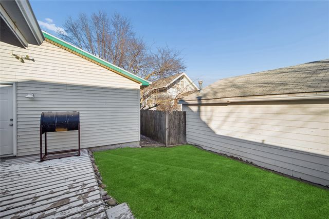 3221 E 12th Street, Des Moines, IA 50316