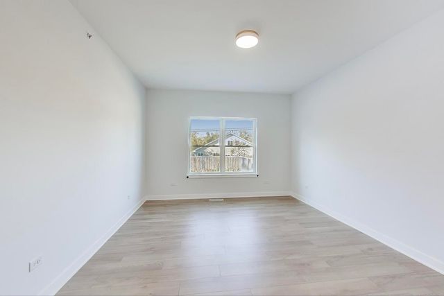 805 W Poplar Street, Palatine, IL 60067