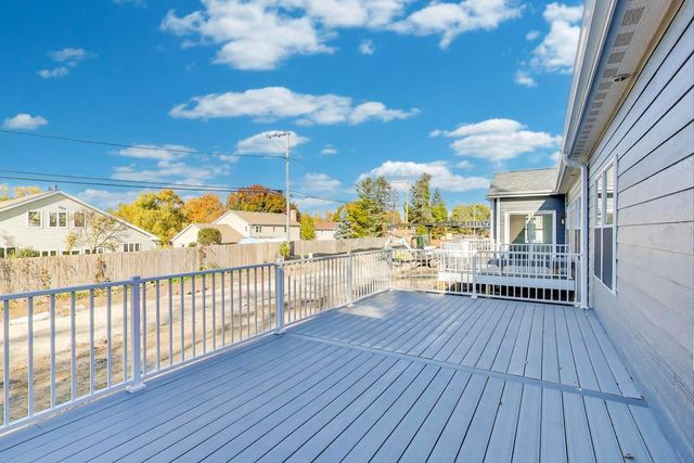 805 W Poplar Street, Palatine, IL 60067