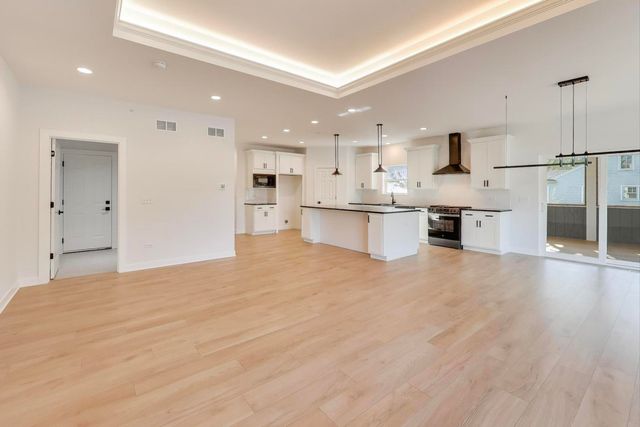 805 W Poplar Street, Palatine, IL 60067