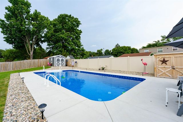 767 Cambridge Drive, Battle Creek, MI 49015