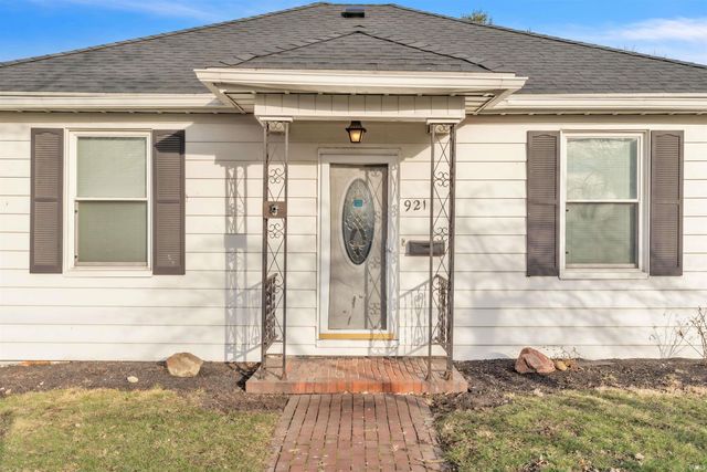 921 S Main Street, Kendallville, IN 46755
