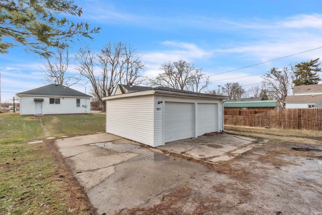 921 S Main Street, Kendallville, IN 46755
