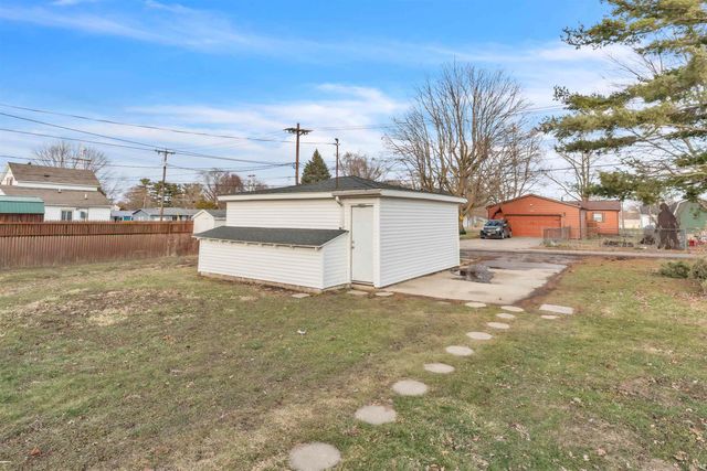 921 S Main Street, Kendallville, IN 46755