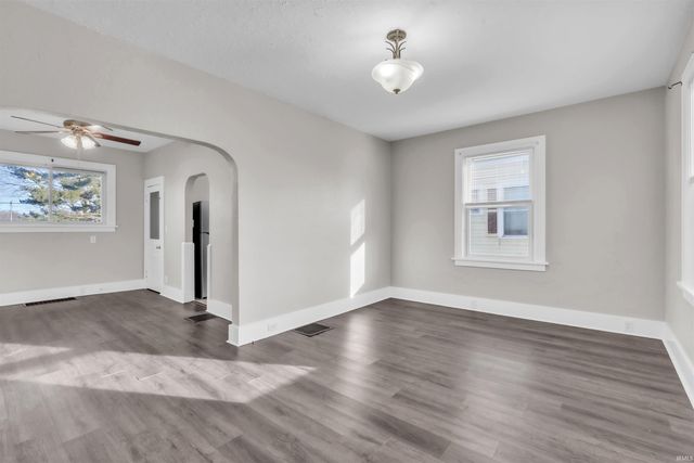 921 S Main Street, Kendallville, IN 46755