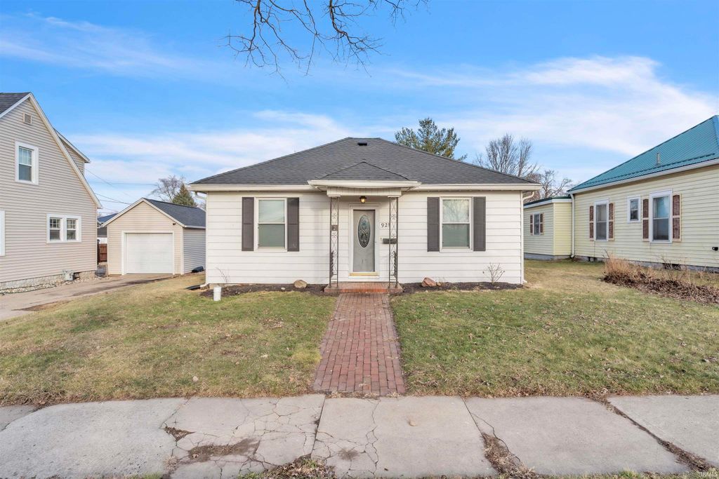 921 S Main Street, Kendallville, IN 46755