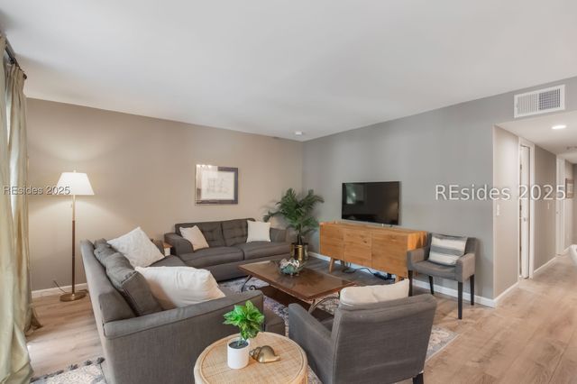 2 Lighthouse Ln Apt 821, Hilton Head Island, SC 29928