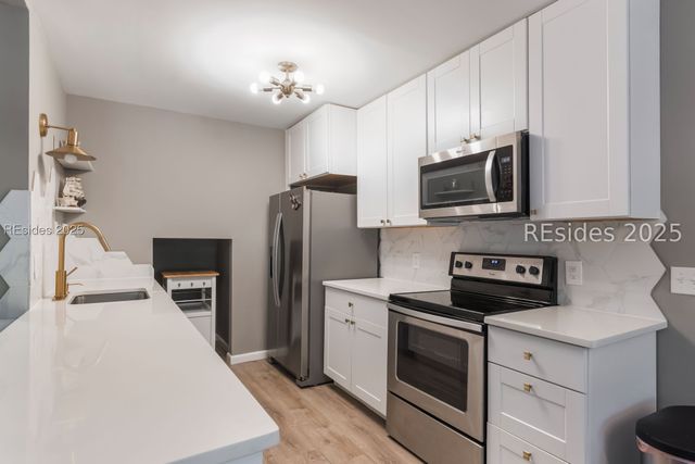 2 Lighthouse Ln Apt 821, Hilton Head Island, SC 29928