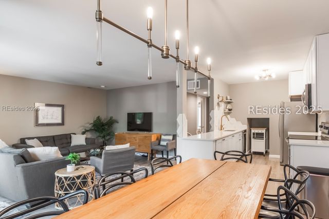 2 Lighthouse Ln Apt 821, Hilton Head Island, SC 29928