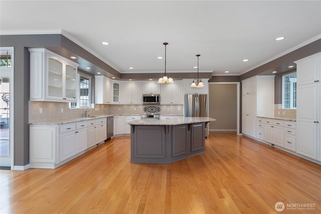 284 Rocky Mountain High Road, Camano Island, WA 98282