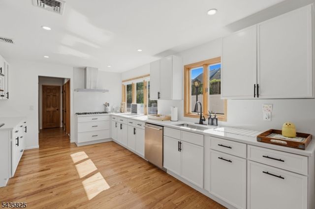 54 William St, North Arlington Boro, NJ 07031