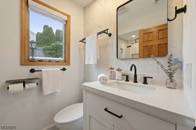 54 William St, North Arlington Boro, NJ 07031