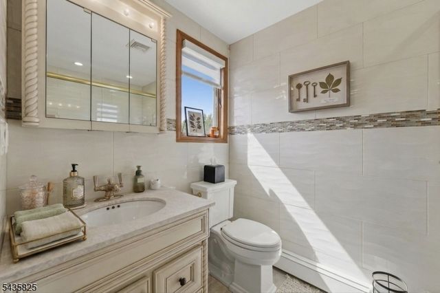 54 William St, North Arlington Boro, NJ 07031