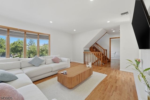 54 William St, North Arlington Boro, NJ 07031
