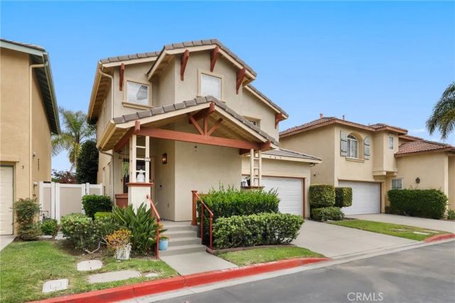 2 Serena Way, Stanton, CA 90680