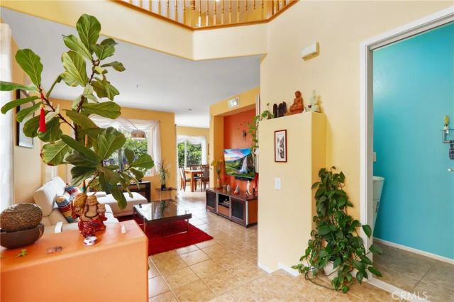 2 Serena Way, Stanton, CA 90680
