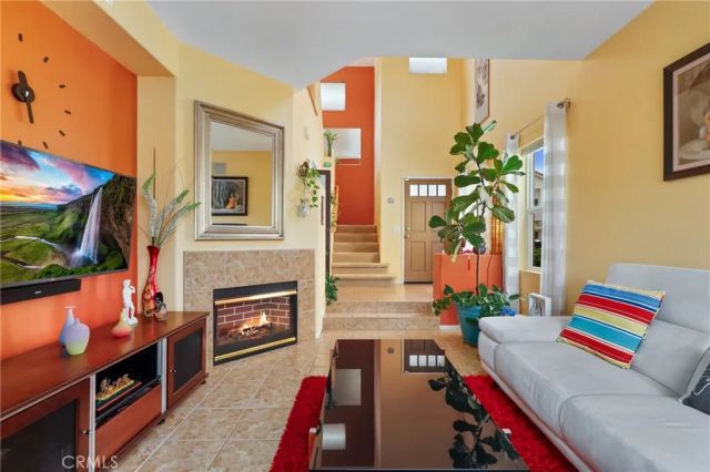 2 Serena Way, Stanton, CA 90680