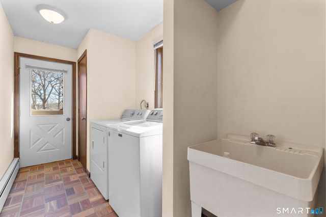 30 Cove Road, Bristol, CT 06010