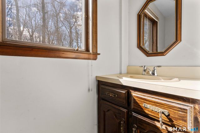 30 Cove Road, Bristol, CT 06010