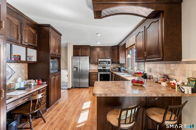 30 Cove Road, Bristol, CT 06010