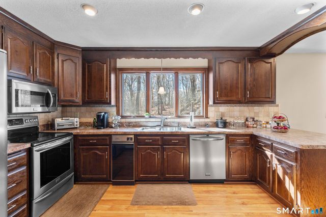 30 Cove Road, Bristol, CT 06010