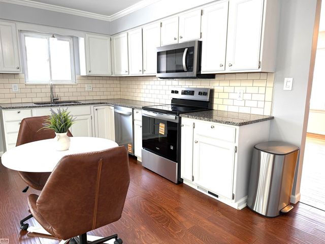 32215 Dover Drive, Warren, MI 48088