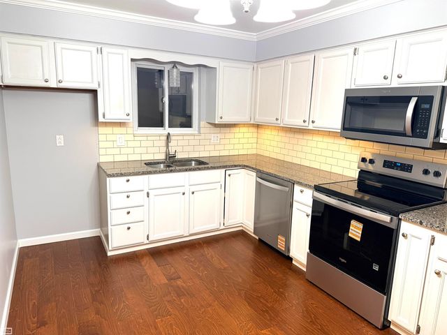 32215 Dover Drive, Warren, MI 48088