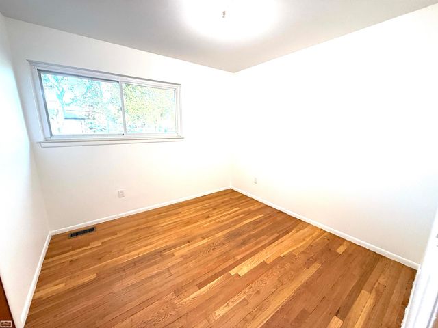 32215 Dover Drive, Warren, MI 48088