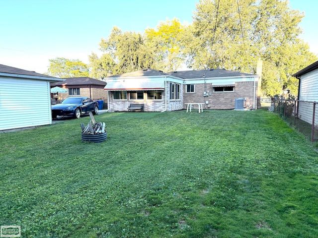 32215 Dover Drive, Warren, MI 48088