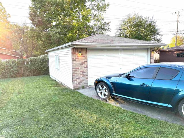 32215 Dover Drive, Warren, MI 48088