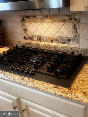 SUNDANCE CT, Potomac, MD 20854