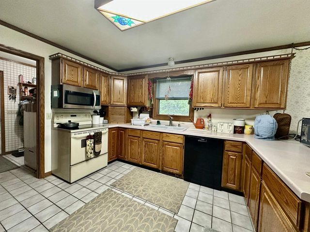311 Maple Heights Road, Marshall, WI 53559