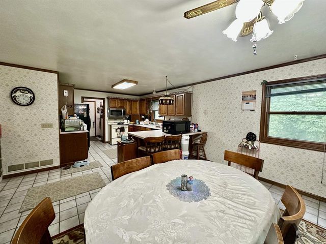 311 Maple Heights Road, Marshall, WI 53559